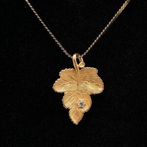 Avon Radiant Leaf Pendant Necklace Sterling Silver Chain Italy 925 Gold Plated